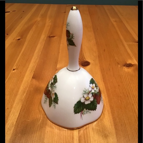 VINTAGE STRAWBERRY RIPE HAMMERSLEY & CO. BELL - Picture 2 of 12